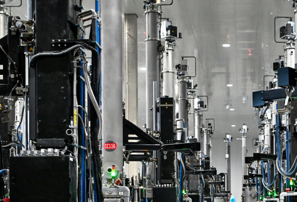 看汽車(chē) 要“智”造 我國(guó)智能網(wǎng)聯(lián)汽車(chē)產(chǎn)業(yè)駛向下一站